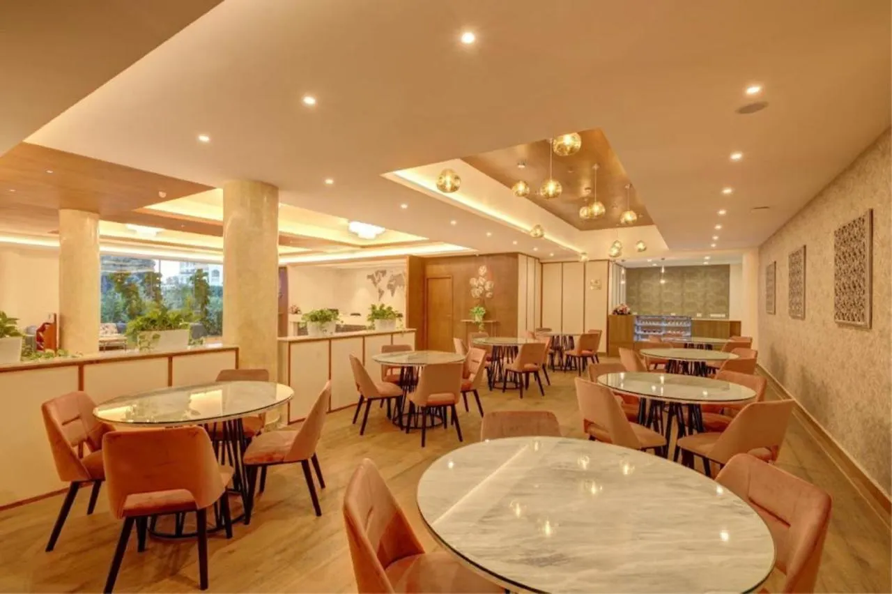 Ima House Hotel Kochi 4*,