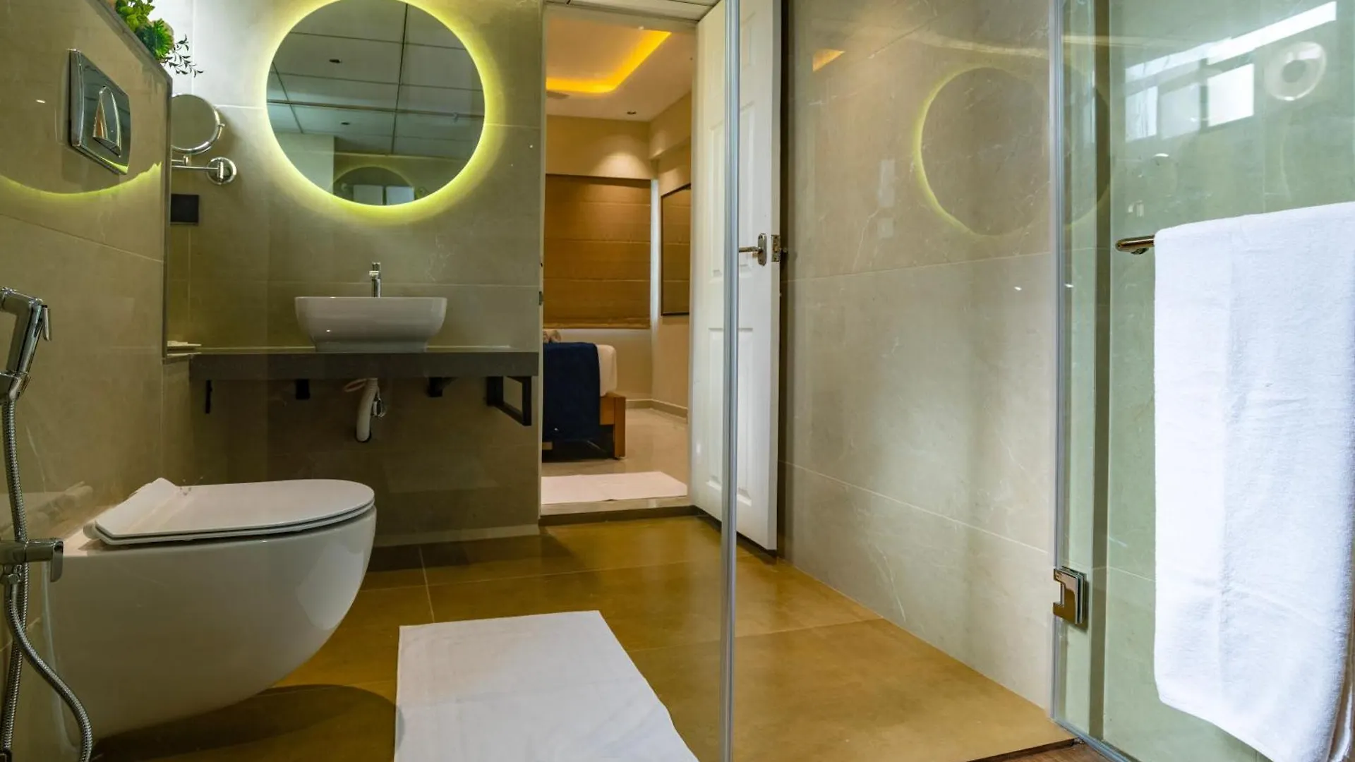 Ima House Hotel Kochi 4*,